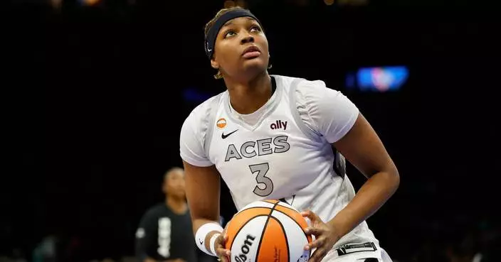 NaLyssa Smith was rolling before injury that turned her into cheerleader for Aces' repeat quest