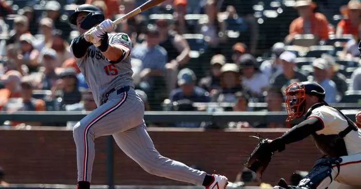 Walker Jenkins' pinch-hit RBI single in the 7th keys Twins' 4-2 victory over Giants
