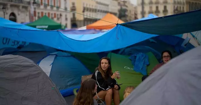 Spanish housing protests spread as government prepares its response