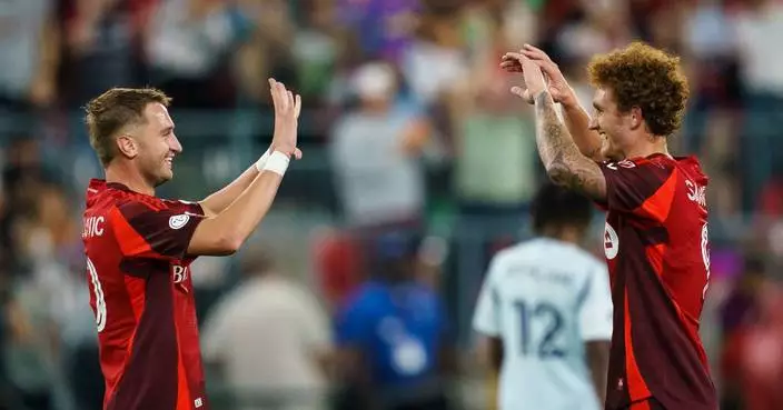 Sargent records his 1st career hat trick as Toronto FC rallies to tie the Fire 4-4