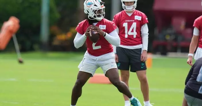 Raiders' Klint Kubiak and Dolphins' Jeff Hafley make NFL head coaching debuts in season opener