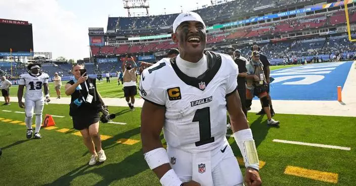 Eagles look to add to perfect start by stopping the Bears' rushing attack on Monday night