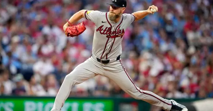 Sale outduels Sánchez, Braves beat Phillies 5-2 and extend lead to 5 games in NL East