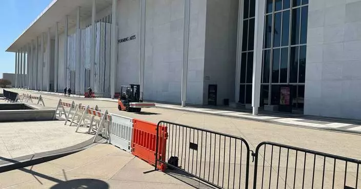 Fencing goes up around the main Kennedy Center building after Trump-aligned board votes to close it