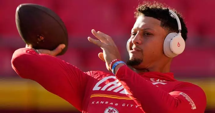 Chiefs start undrafted rookie Kahlil Benson at left tackle with Josh Simmons out in opener vs Denver