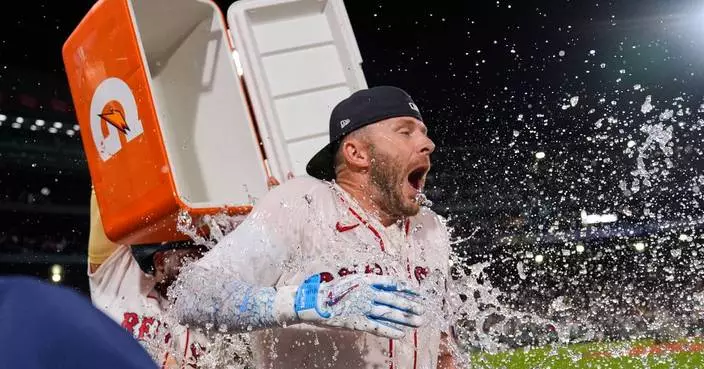 Trevor Story hits a bases-loaded RBI single in 10th to lift Red Sox to 9-8 win over Mariners