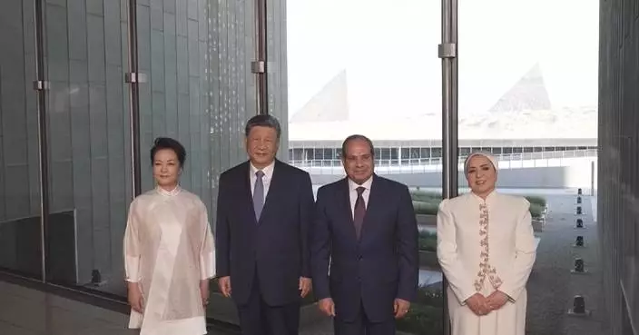 Xi, Peng Liyuan visit Grand Egyptian Museum