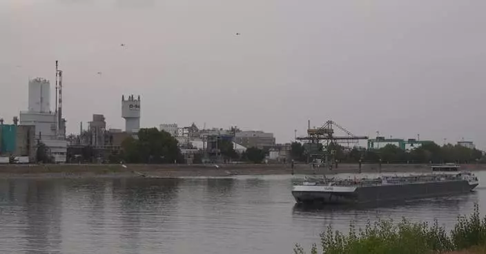 Low Rhine River levels pose threat to Germany's industry