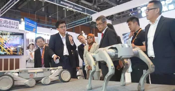 AI-integrated services take center stage at China's international trade fair