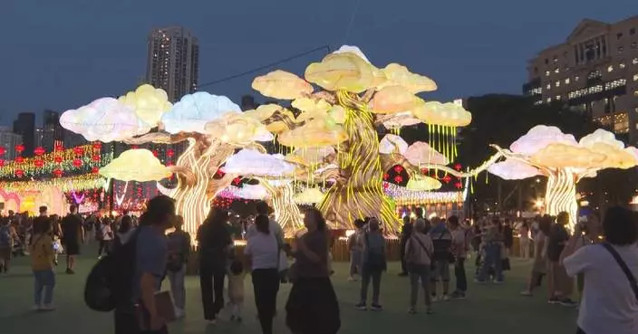 Hong Kong lantern festival brings global cultures to Mid-Autumn celebrations