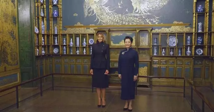 Chinese, U.S. first ladies visit National Museum of Asian Art