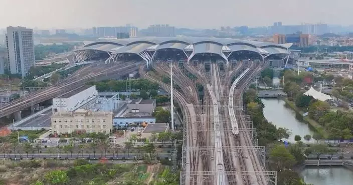 China's railway expected to handle 13 mln passenger trips on 2nd day of Mid-Autumn holiday