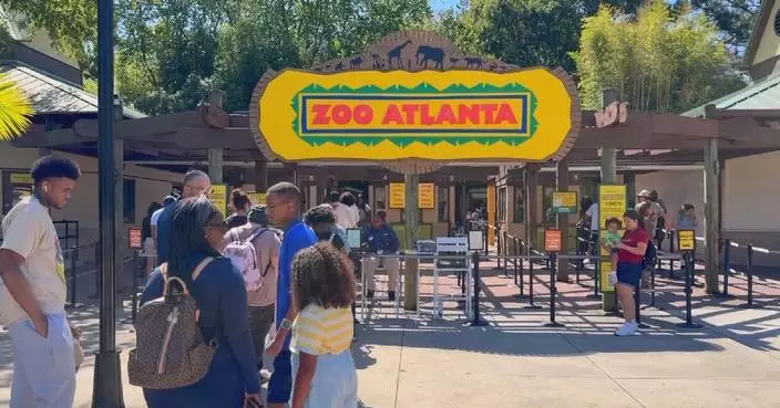 Zoo Atlanta visitors eager to see giant pandas Ping Ping, Fu Shuang