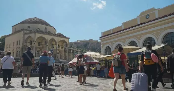 Greece bets on September to extend tourism peak