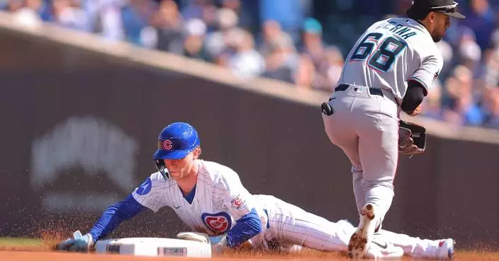 Pete Crow-Armstrong joins 40-40 club when he swipes base for Cubs in 1st inning vs. Marlins