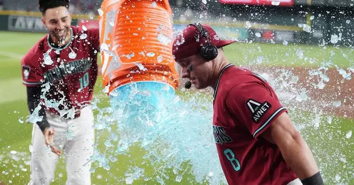 James McCann's solo homer in the 8th inning sends D-backs to a 1-0 win over the Phillies