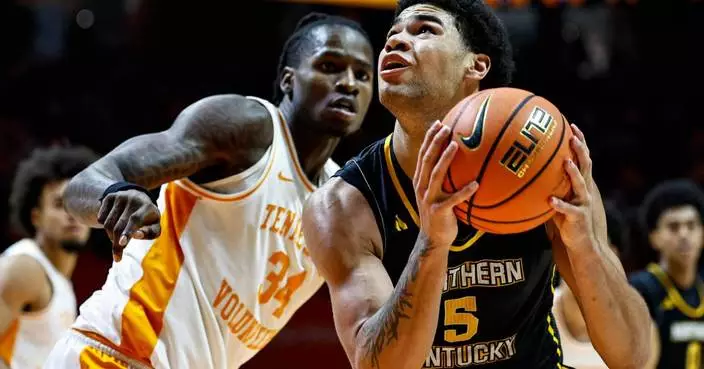 Louisville adds fifth-year forward LJ Wells to the basketball roster for this season