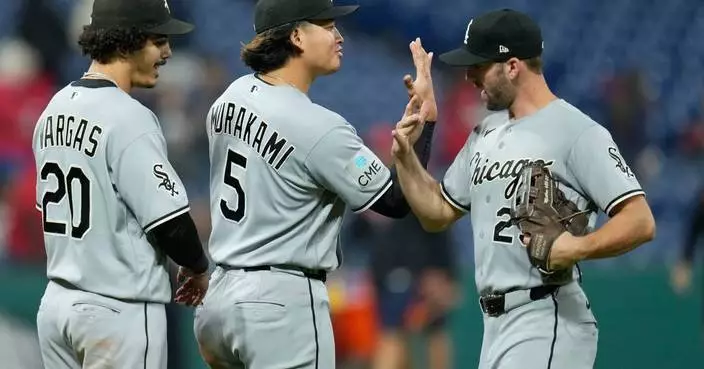 White Sox land first blow in AL showdown series against Guardians, win 7-3 to stay atop division