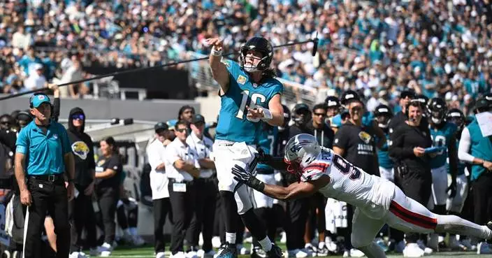 Lawrence throws 3 TD passes as Jaguars rout Patriots and raise more questions about Maye