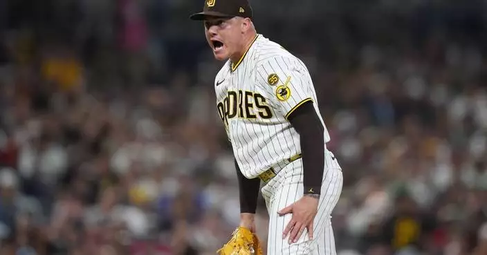 Rookie Salas has walk-off single in 10th as Padres beat Marlins 7-6, reduce magic number to 3