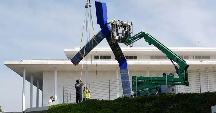 Kennedy Center disassembles Blue sculpture from its grounds