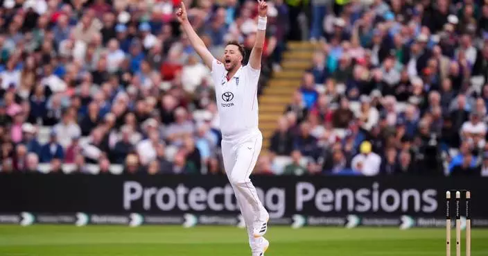 Tongue takes three wickets for England to leave new-look Pakistan reeling on 100-7 in 3rd test