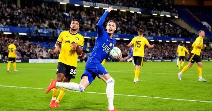 Palmer stars as Chelsea rallies to 6-3 win against Leeds in the English League Cup
