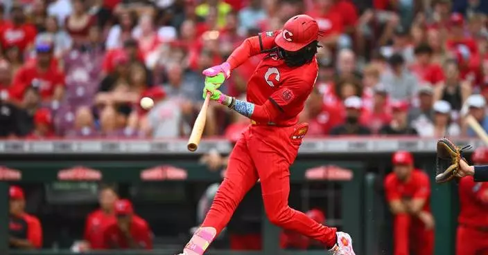 Reds hit 3 home runs and hold on for 5-3 victory over Brewers