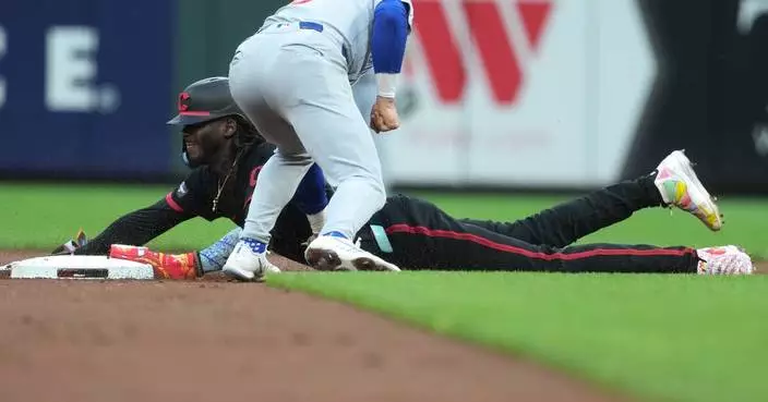 Trevino's 2-run single with bases loaded in 6th propels Reds to 6-4 win over Cubs