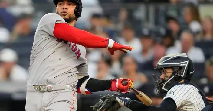 Red Sox place slugger Willson Contreras on IL with strained left hamstring; recall Mickey Gasper