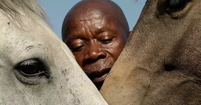 Enos Mafokate, South Africa’s first Black show jumping champion, dies at 80