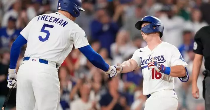 Freddie Freeman returns to the Dodgers' lineup after missing 2 games with a knee issue