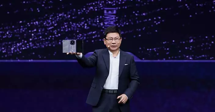 Extraordinary in Hand, Effortless in Control HUAWEI Mate XT 2 | ULTIMATE DESIGN Debuts as the First Smartphone to Feature LogicFolding Tau (τ) Chip and Reach Mass Commercialization