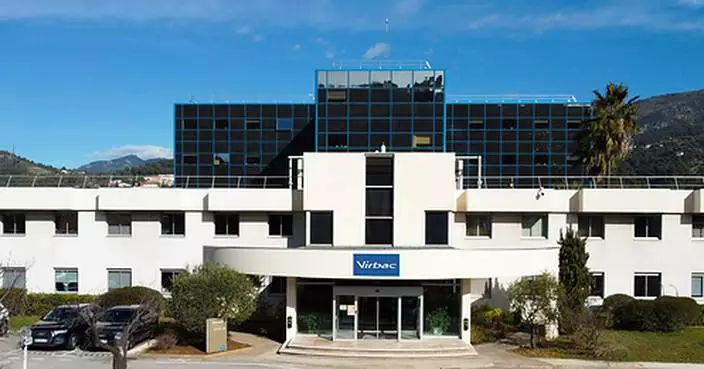 A robust adjusted EBIT margin of 18.8%, driven by solid organic revenue growth of 7.4%