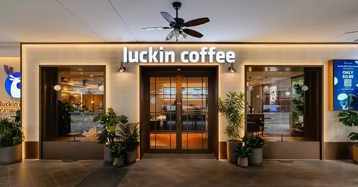 Luckin Coffee Celebrates 100 Stores in Singapore