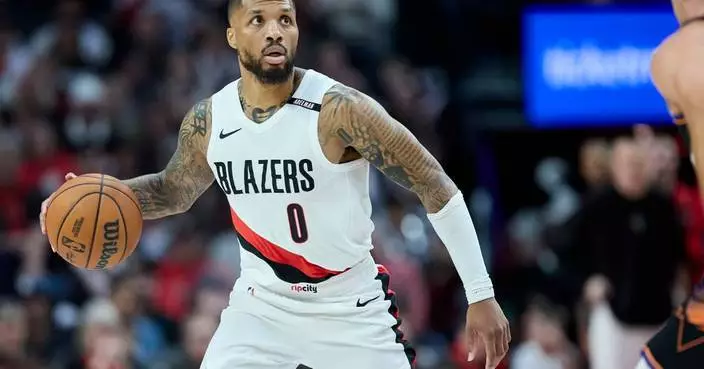 Portland fans show love for Damian Lillard in his return to the court with the Trail Blazers