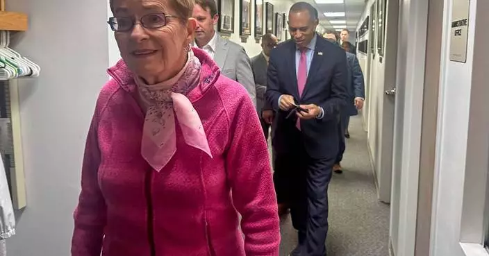 Jeffries likes Democrats' chances in race for the House as he campaigns in Ohio