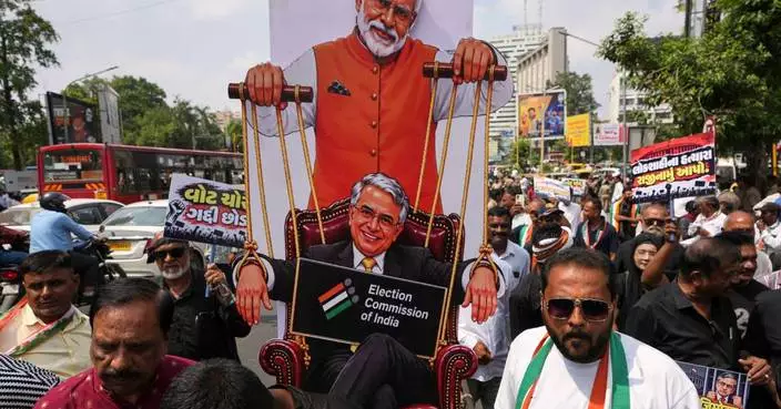 'Cockroach' protesters demand India's election chief resign over controversial voter list changes