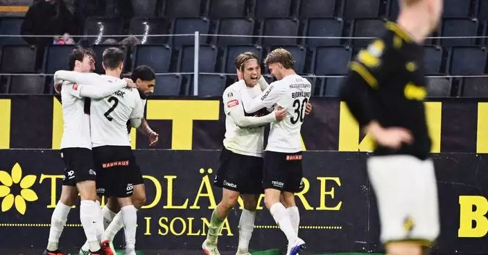 Wild 11-goal second half in Swedish soccer league game that was scoreless at halftime