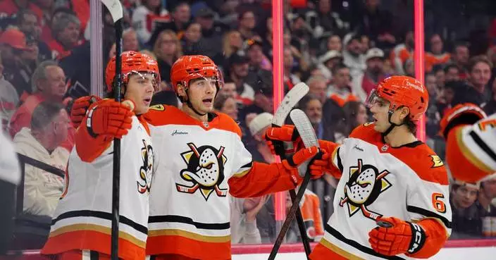 Leo Carlsson burns the Flyers after a failed offer sheet in the Ducks’ 5-4 win