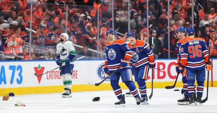 Shorter NHL training camps don't change much about early-season hockey, it's still sloppy