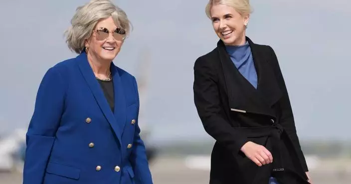 Who's on Air Force One? Trump's midterms entourage includes strategists, aides and aging athletes