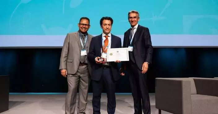 Filippo Fagnani from Quanta System Receives the EAU Award for Significant Contribution to Endourology at ICE 2026