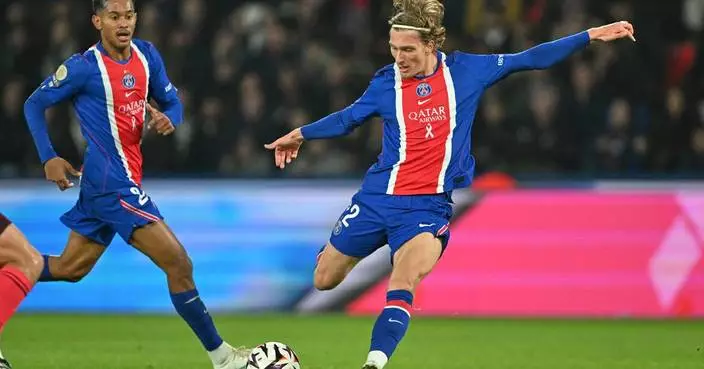 PSG goes top of Ligue 1 with win over Lyon while Sevilla returns to winning ways