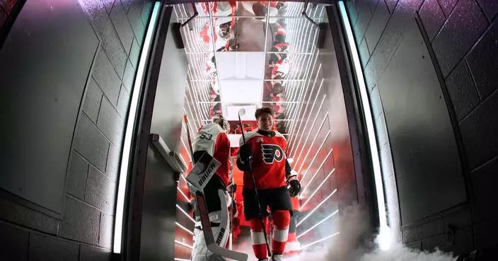 Cole Knuble, son of Mike Knuble, makes his NHL debut with the Flyers he grew up rooting for