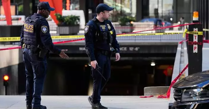 Chicago police take man in custody after shots fired outside federal building, no one was injured