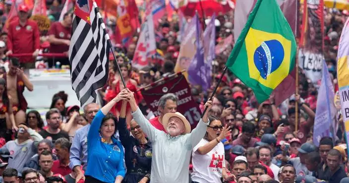 Brazil's Lula and Flávio Bolsonaro campaign in powerhouse state ahead of Sunday's presidential vote