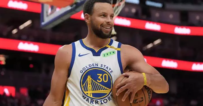 Steve Kerr: Stephen Curry 'fine' after tweaking right ankle at Warriors practice