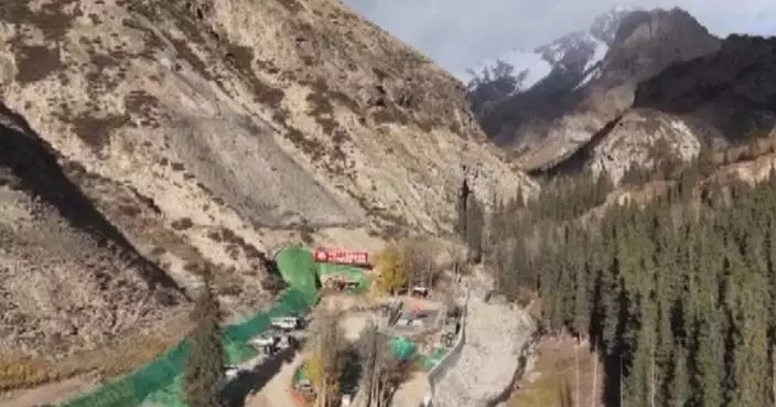 Constructors begin boring major tunnel on key Xinjiang railway