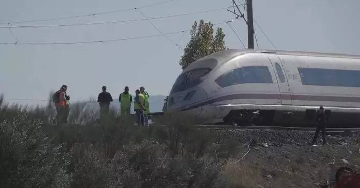Xi extends condolences over deadly train collision in Spain